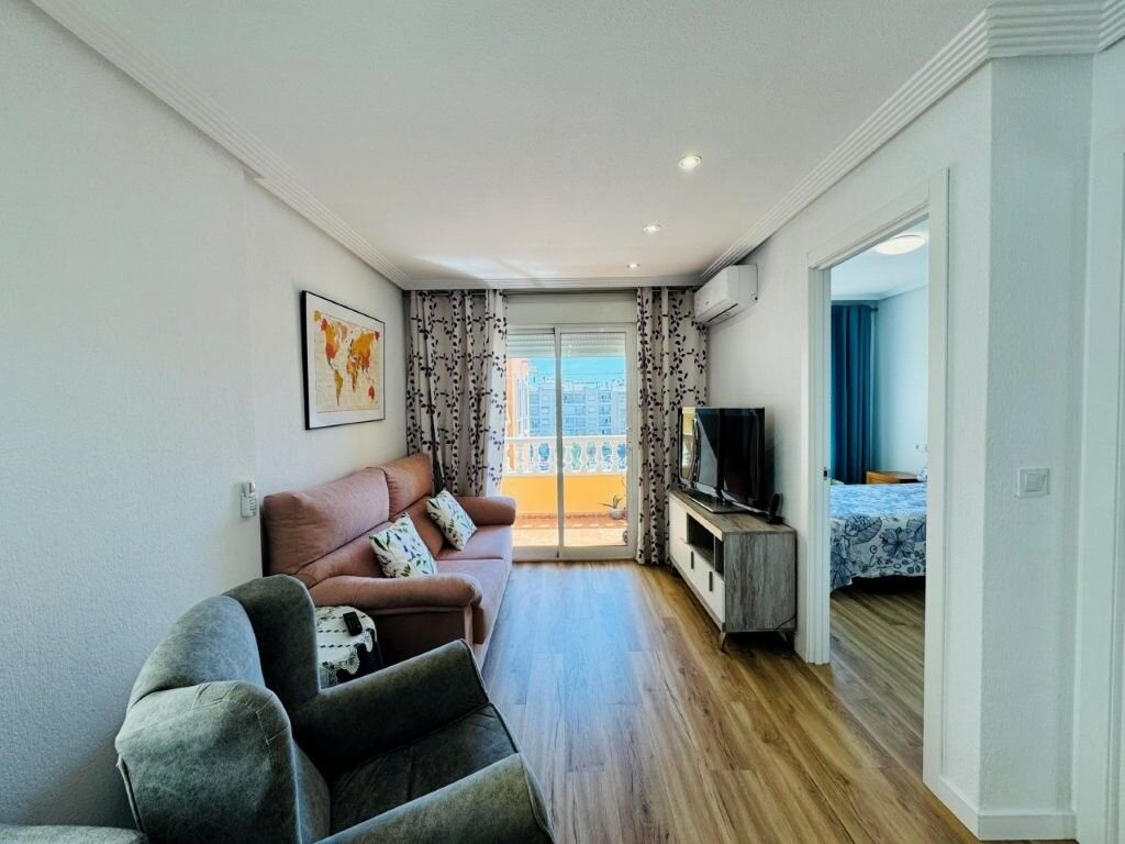 2-Bedroom Apartment in Los Secanos, Guardamar del Segura - Image 15