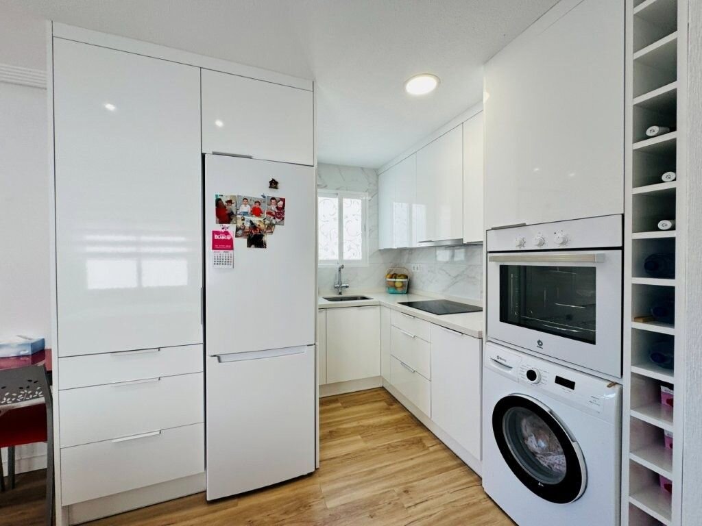 2-Bedroom Apartment in Los Secanos, Guardamar del Segura - Image 3