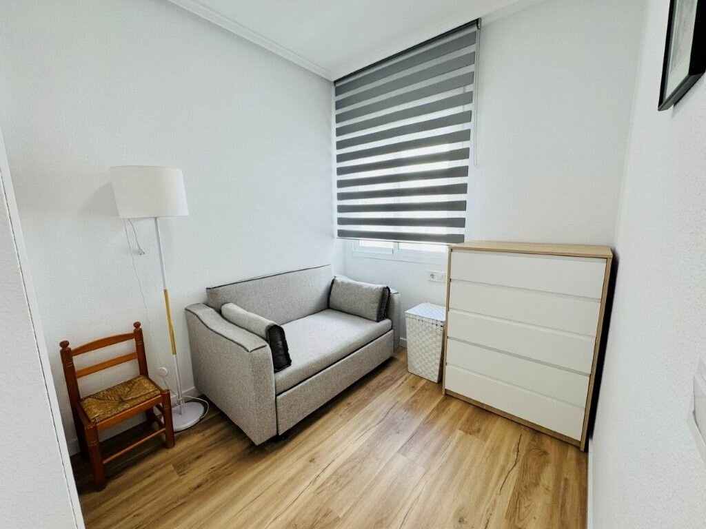 2-Bedroom Apartment in Los Secanos, Guardamar del Segura - Image 7