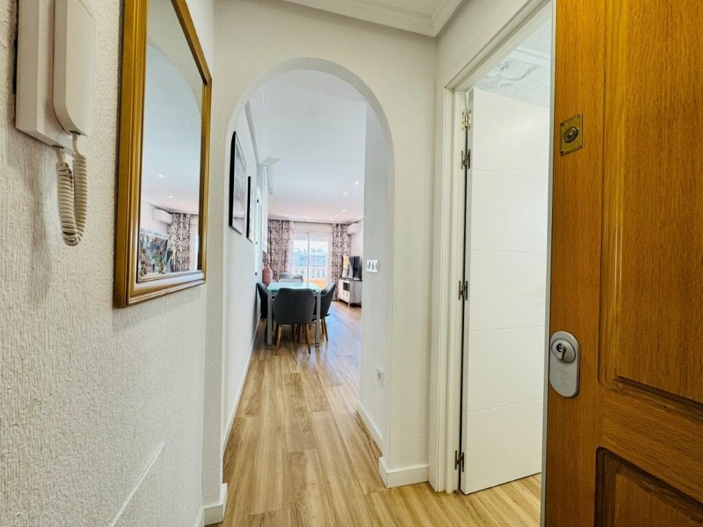 2-Bedroom Apartment in Los Secanos, Guardamar del Segura - Image 9