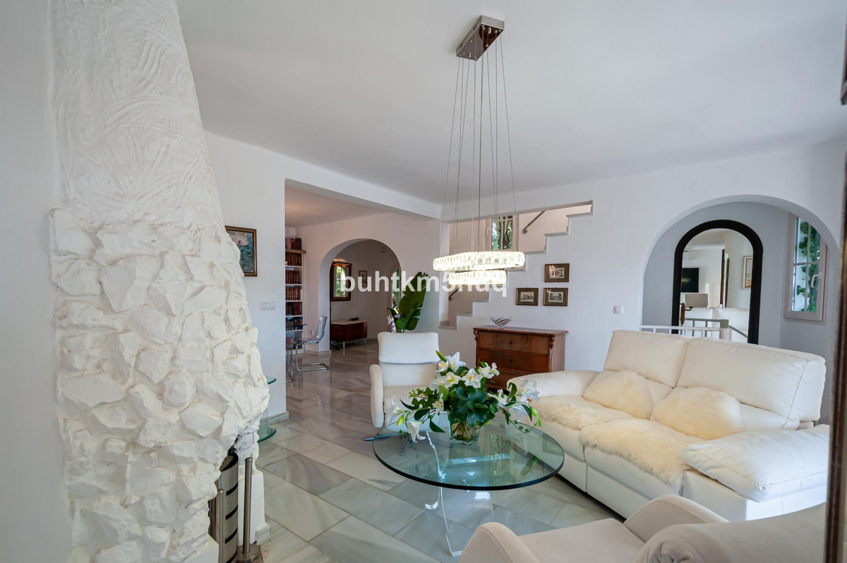 4-Bedroom Detached House in  Calpe | Sunny Casas - Costa ... - Image 12