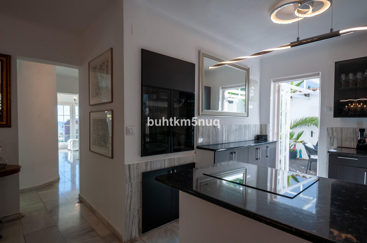 4-Bedroom Detached House in  Calpe | Sunny Casas - Costa ... - Image 15