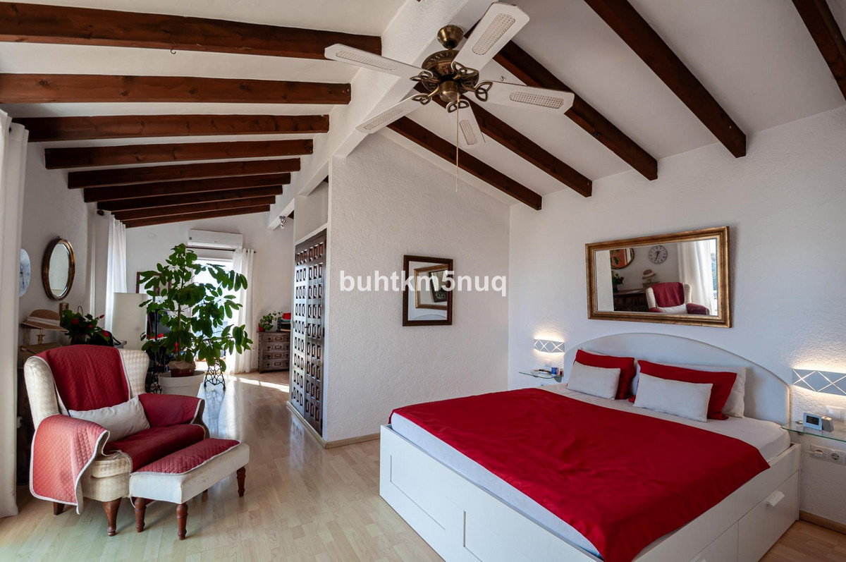 4-Bedroom Detached House in  Calpe | Sunny Casas - Costa ... - Image 21