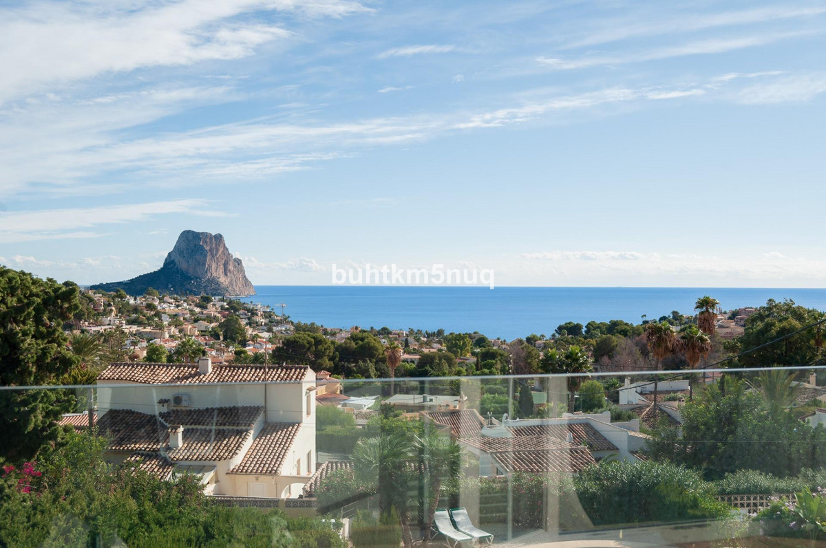 4-Bedroom Detached House in  Calpe | Sunny Casas - Costa ... - Image 8