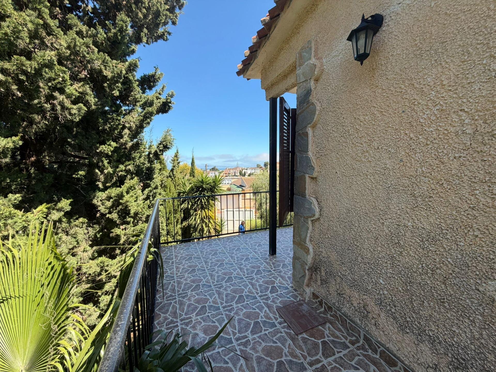 4-Bedroom Villa in La Siesta, Torrevieja - Image 12