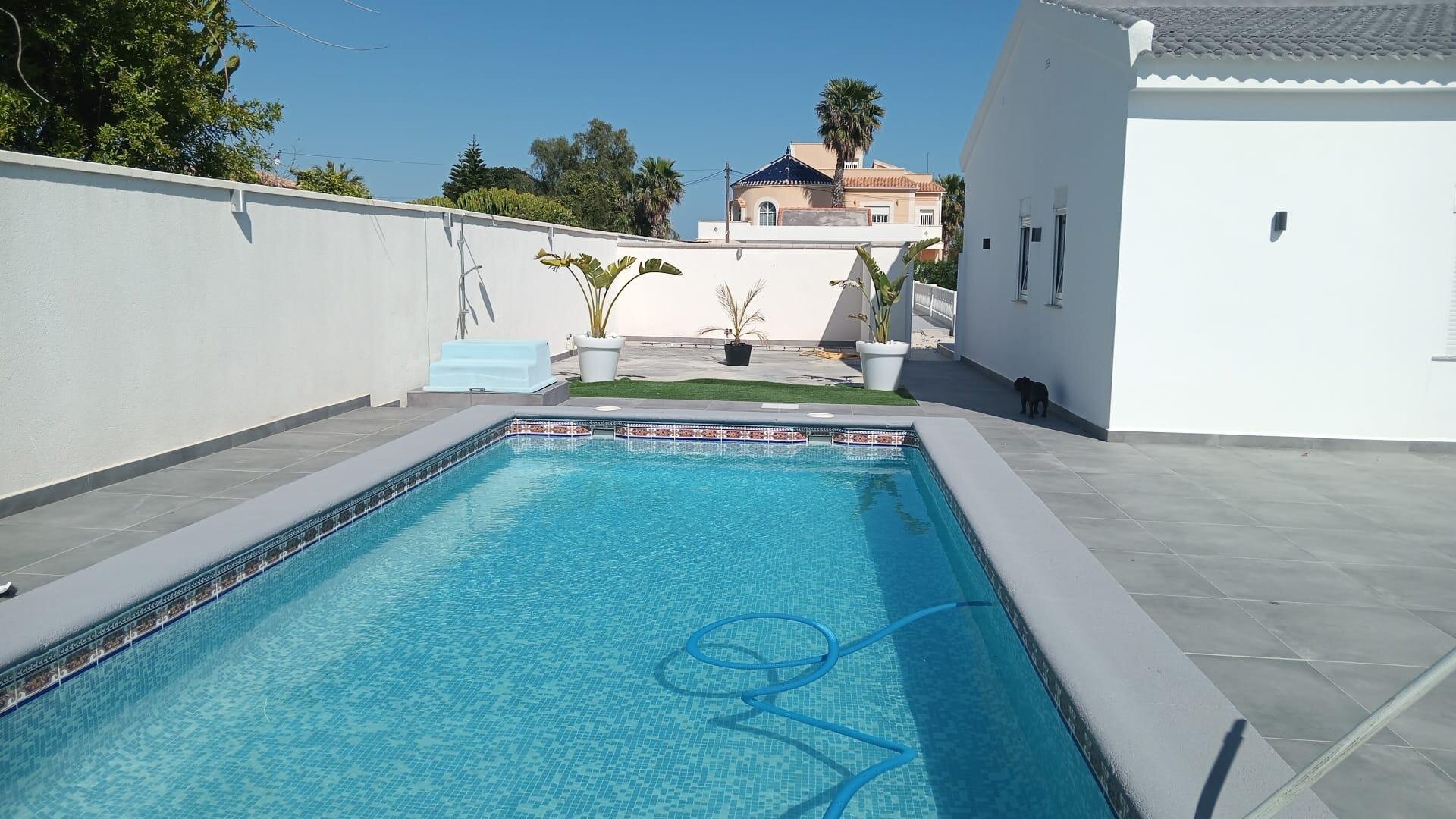 Villa de 4 Dormitorios en Lomas de Cabo Roig, Orihuela Costa - Image 10