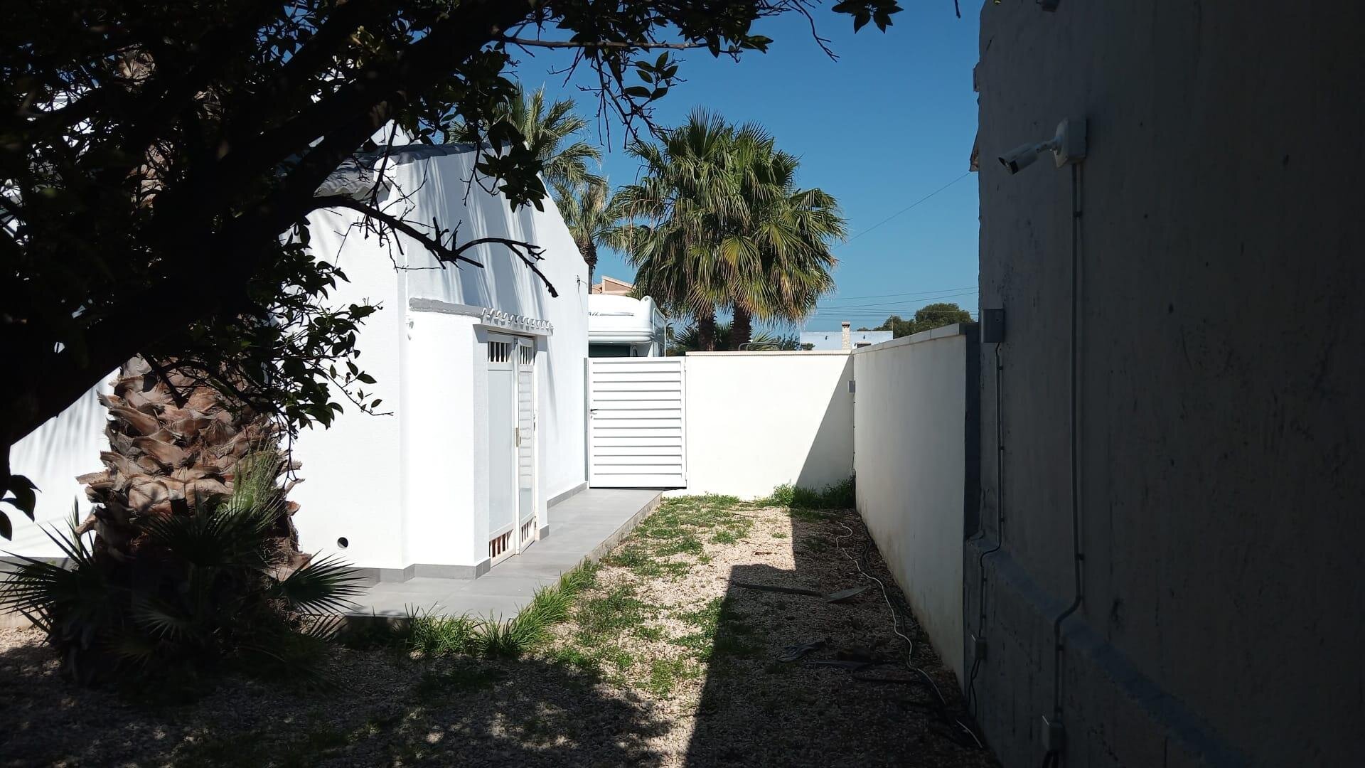 Villa de 4 Dormitorios en Lomas de Cabo Roig, Orihuela Costa - Image 26