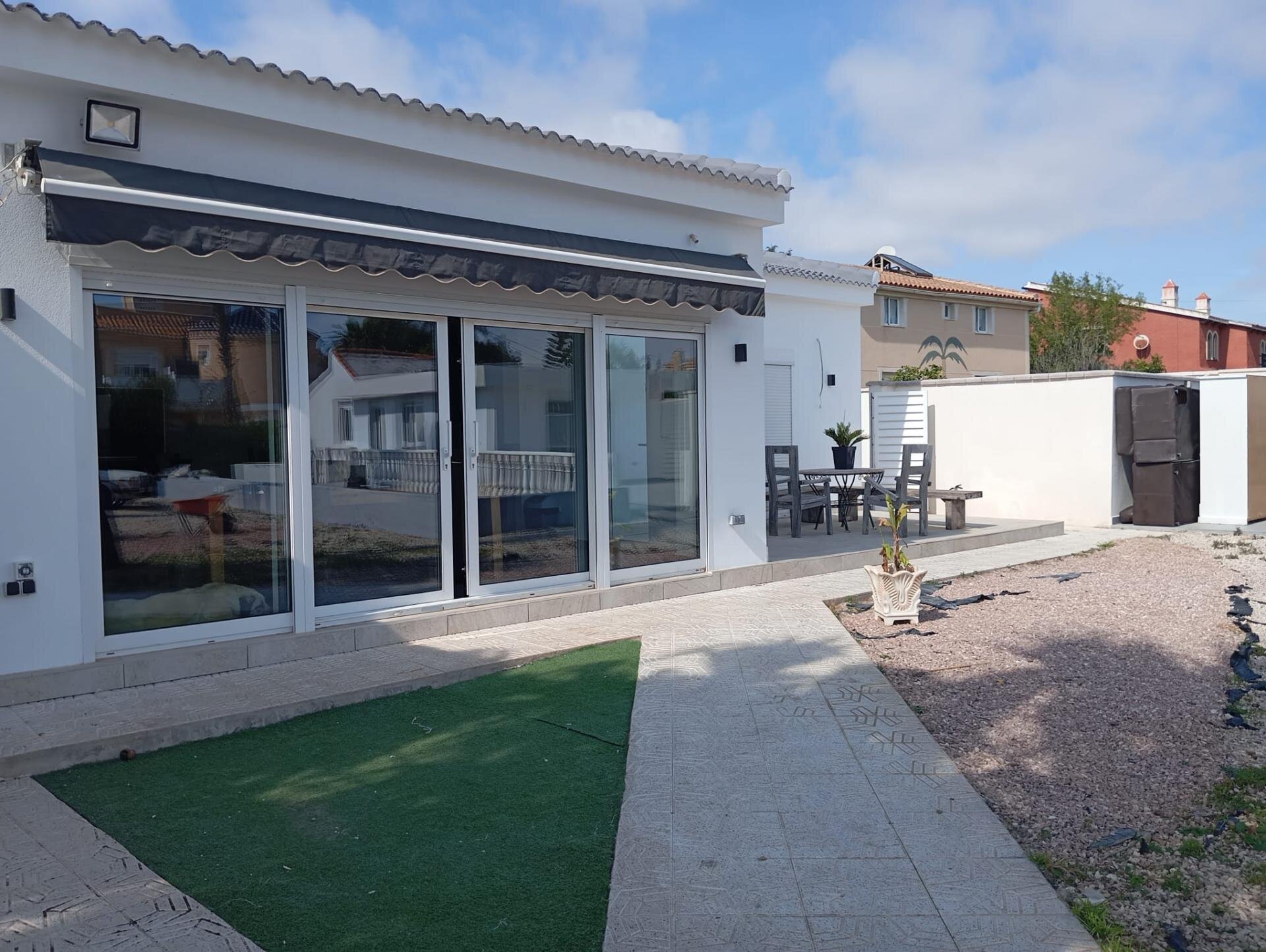Villa de 4 Dormitorios en Lomas de Cabo Roig, Orihuela Costa - Image 39