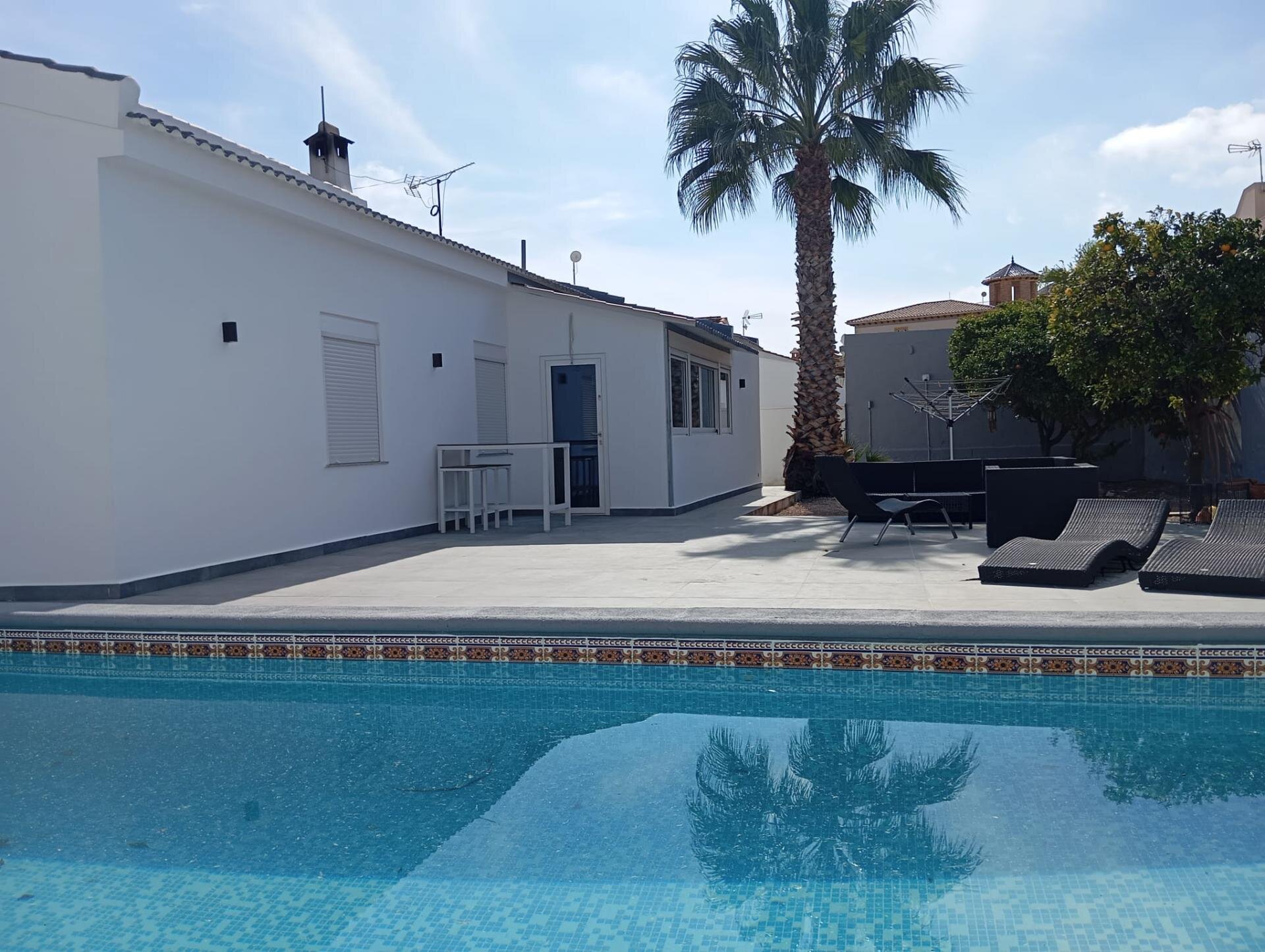 Villa de 4 Dormitorios en Lomas de Cabo Roig, Orihuela Costa - Image 41