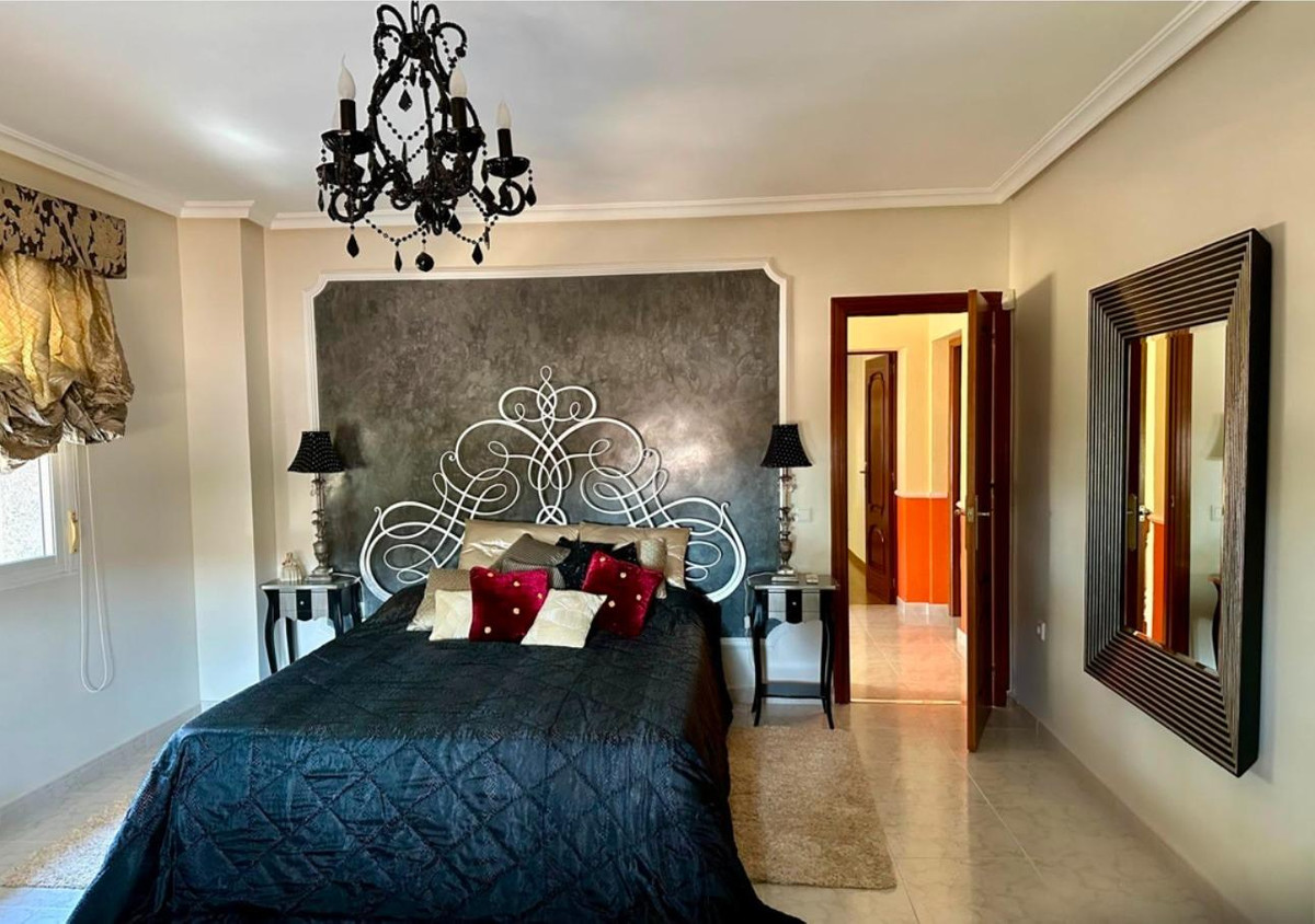 5-Bedroom Detached House in Ciudad Quesada, Rojales | Sun... - Image 1