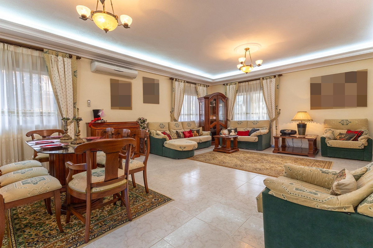 5-Bedroom Detached House in Ciudad Quesada, Rojales | Sun... - Image 2