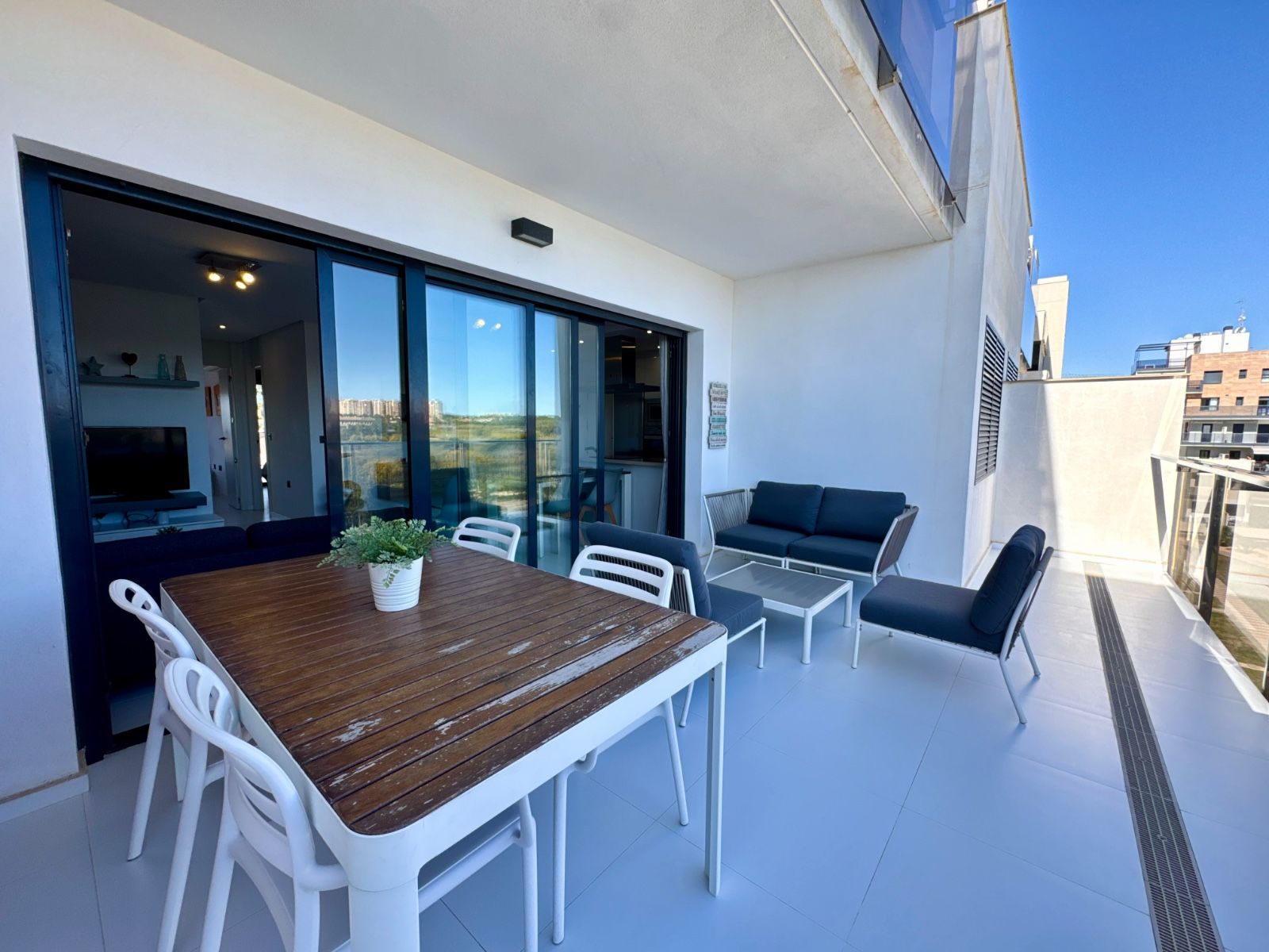 2-Bedroom Apartment in Pilar de la Horadada - Image 10