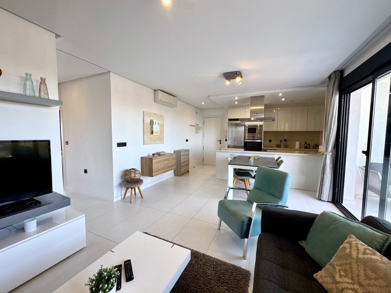 2-Bedroom Apartment in Pilar de la Horadada - Image 17