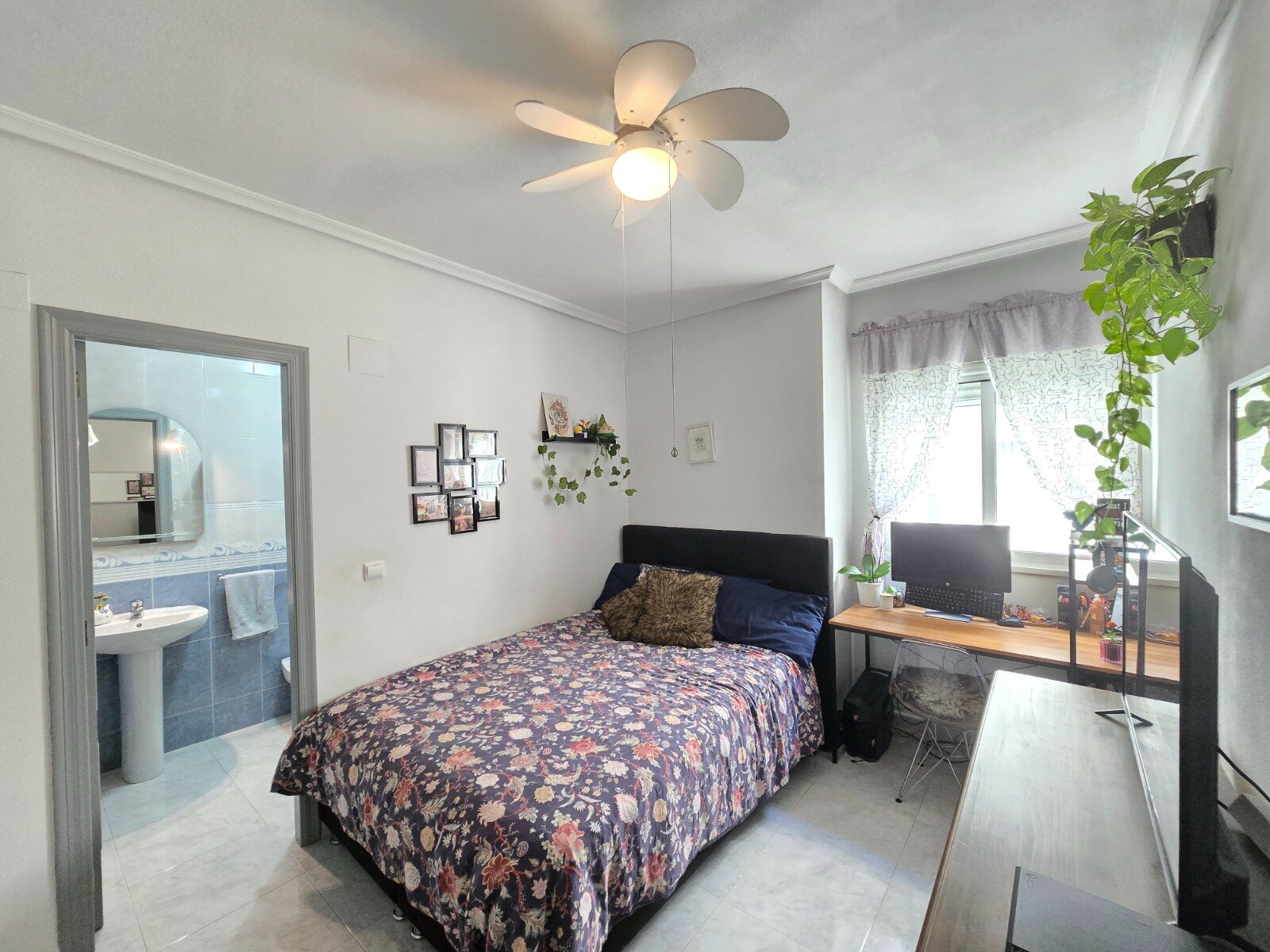 3-Bedroom Apartment in Pueblo 8, Los Montesinos - Image 5