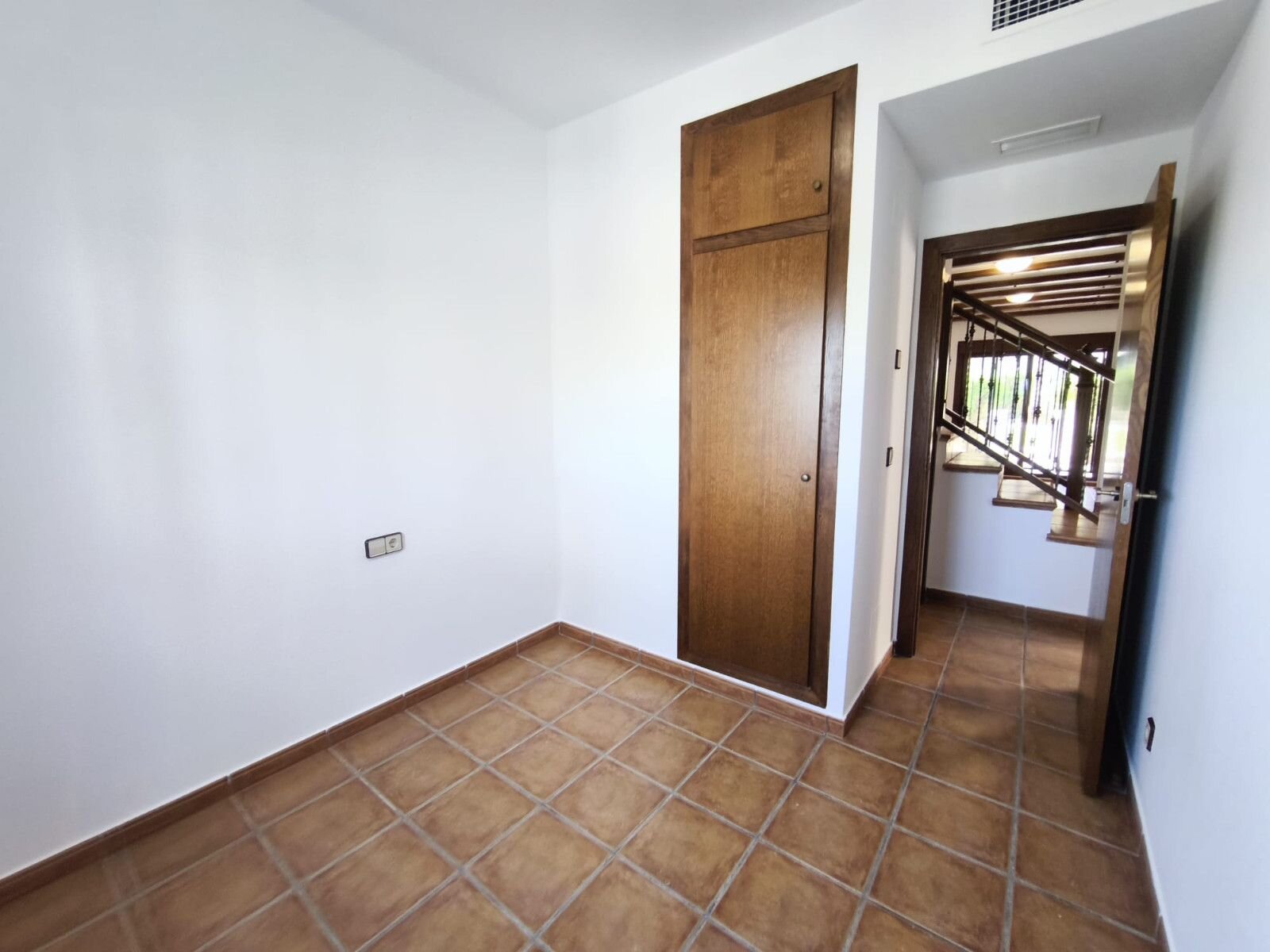 Huis met 3 Slaapkamers in Comunidad Valenciana, Algorfa - Image 9